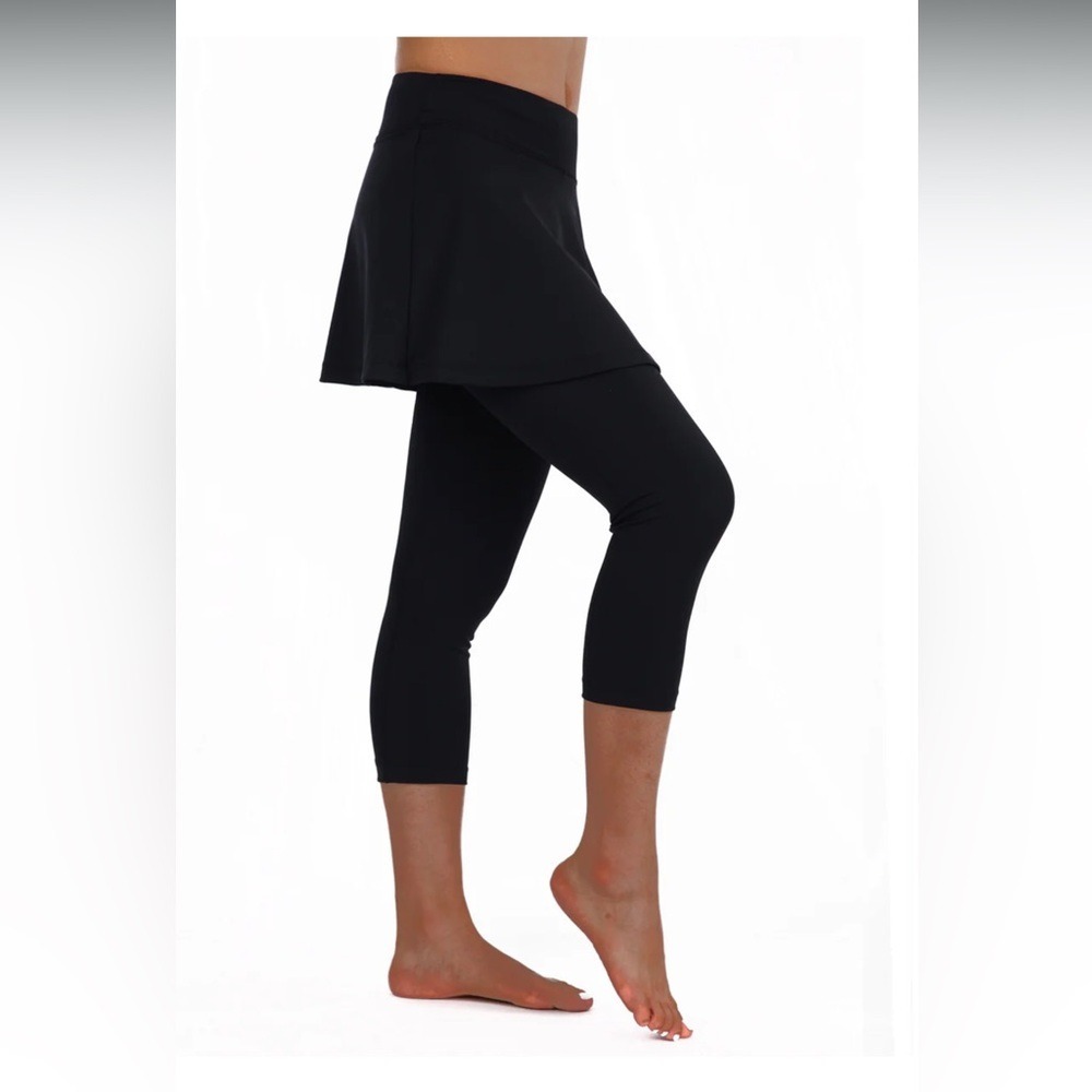 Anivivo Womens Black Skirted Leggings Capris 3/4 Skort Activewear Yoga Large